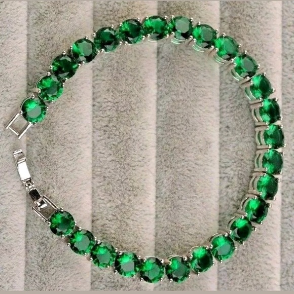 Green Emerald Tennis Bracelet - 7" - Picture 3 of 6